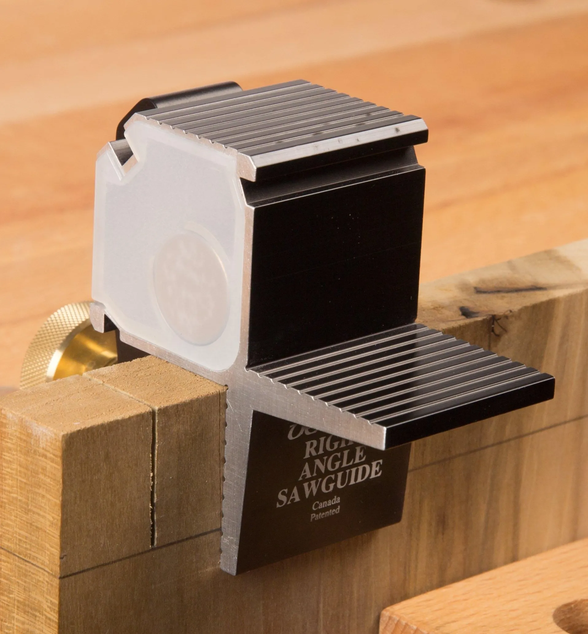 Lee Valley Veritas Right-Angle Saw Guide