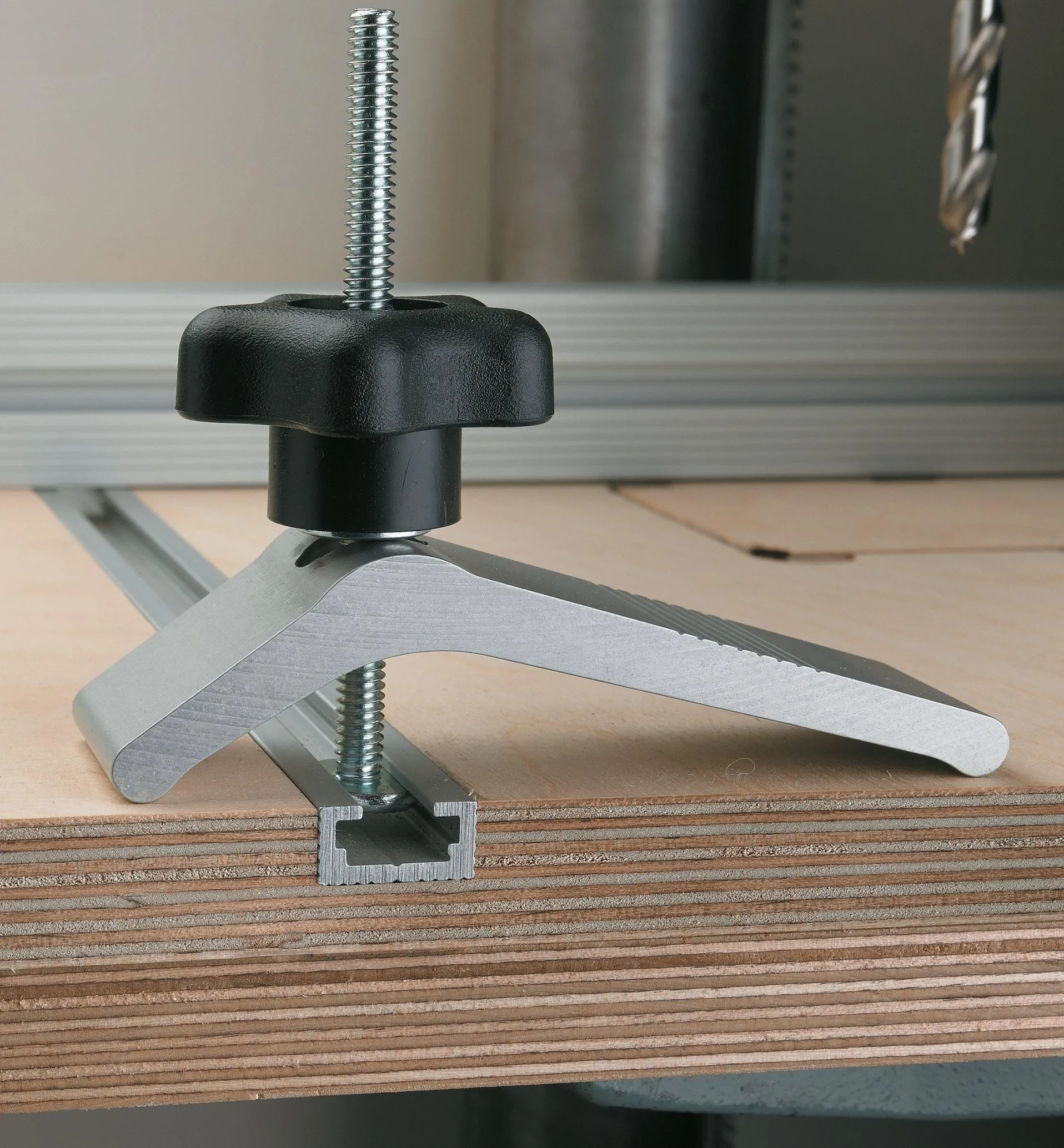 Lee Valley Veritas T-Slot Tracks (1/4-20 Thread)