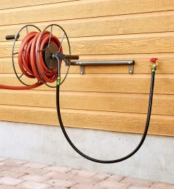 Lee Valley Wall-Mount Swivel Hose Reel